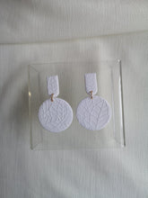 Load image into Gallery viewer, Hoja Earrings - TripingLH
