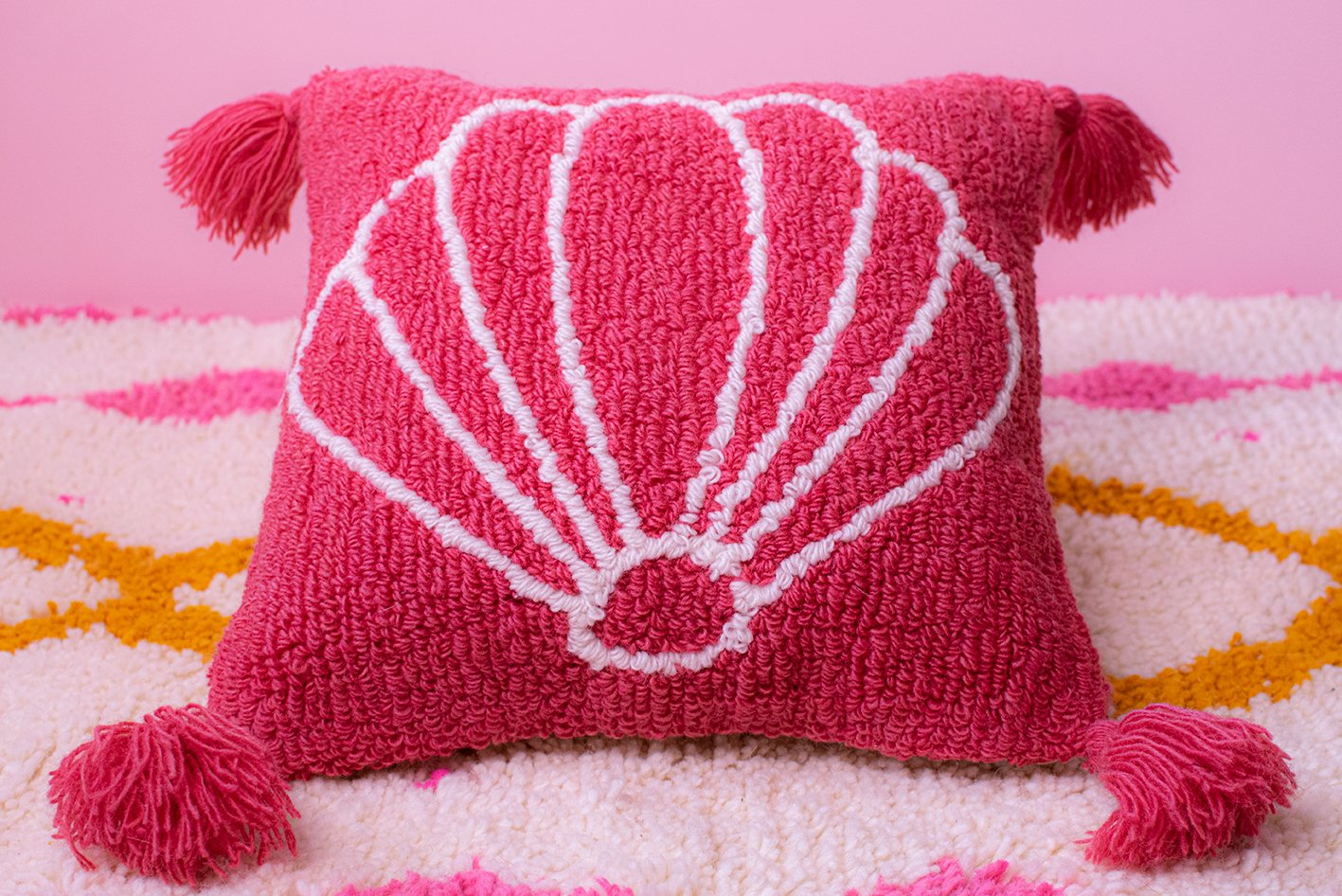 "Le Coquillege" Candy Crush - Punch Needle Cushion Cover - TripingLH